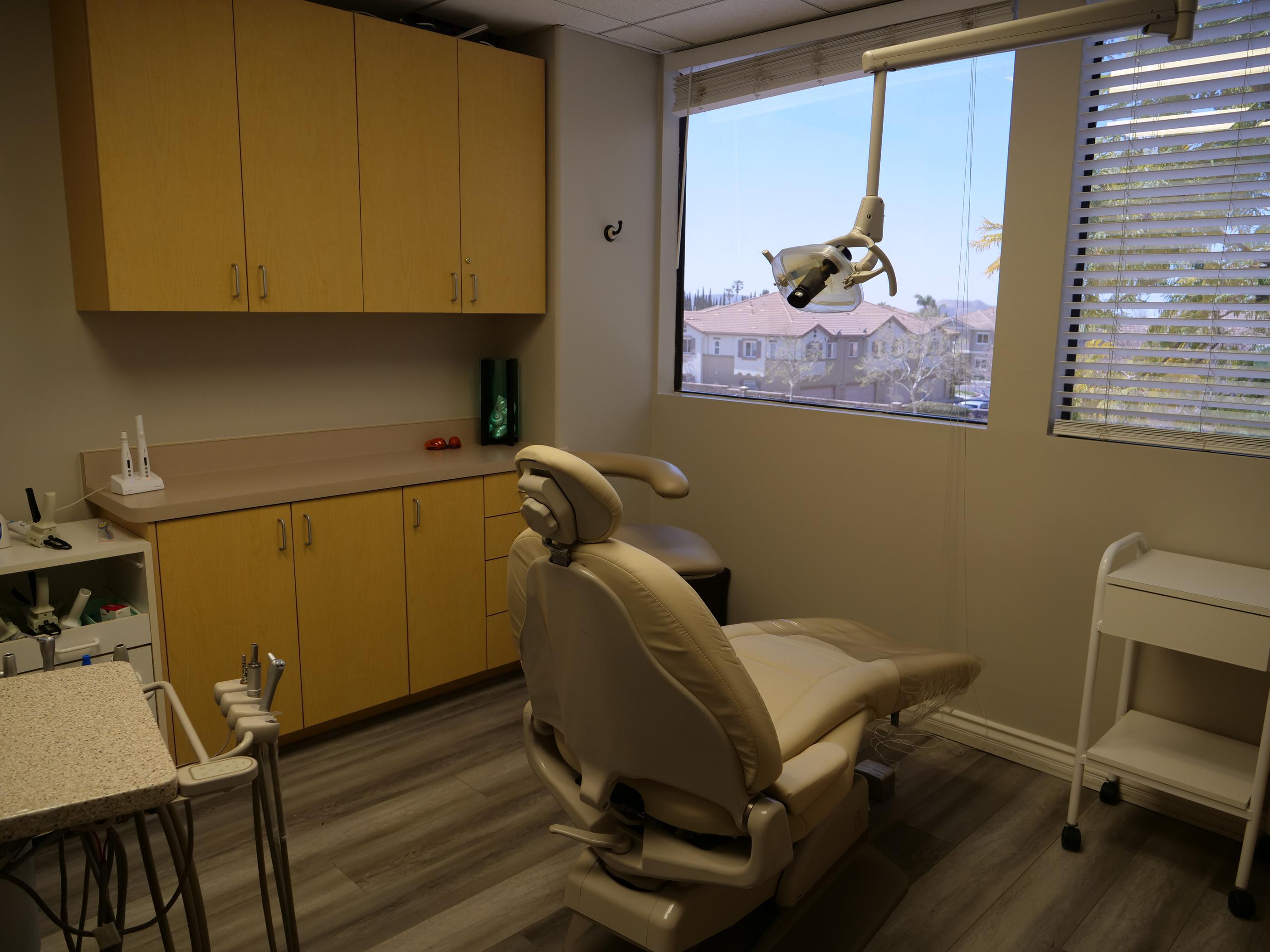 Dentist Office Simi Valley, CA